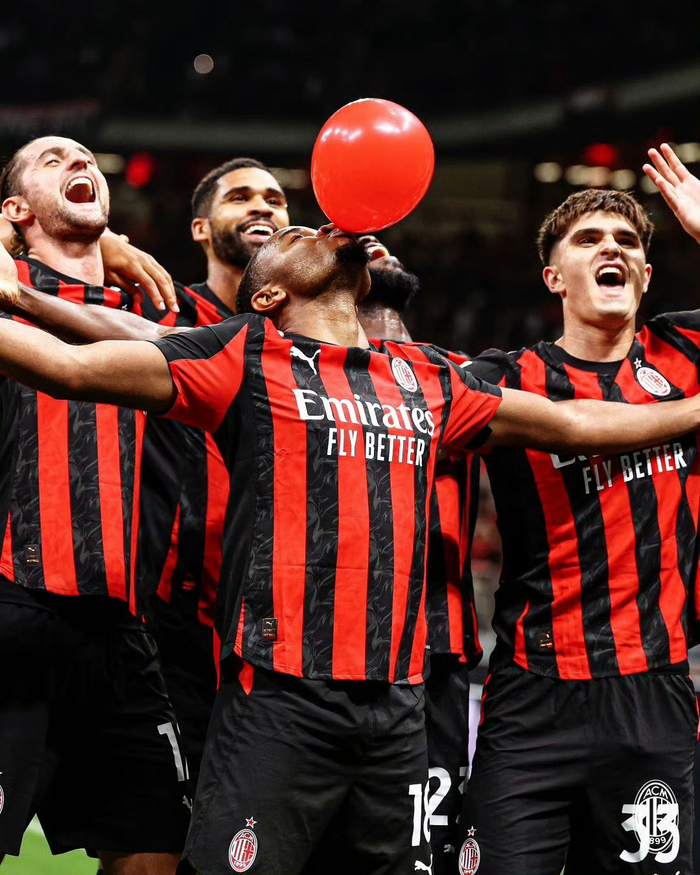 法兰克福训练开放日,转会期豪取连胜引欢呼,意大利杯在即,球队文化再被提及 法兰克福训练开放日,转会期豪取连胜引欢呼,意大利杯在即,球队文化再被提及