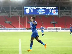 开云体育网站-里程碑夜武汉三镇豪取连胜，NBA常规赛今晚刷纪录，球迷炸锅，赛季目标并未改变