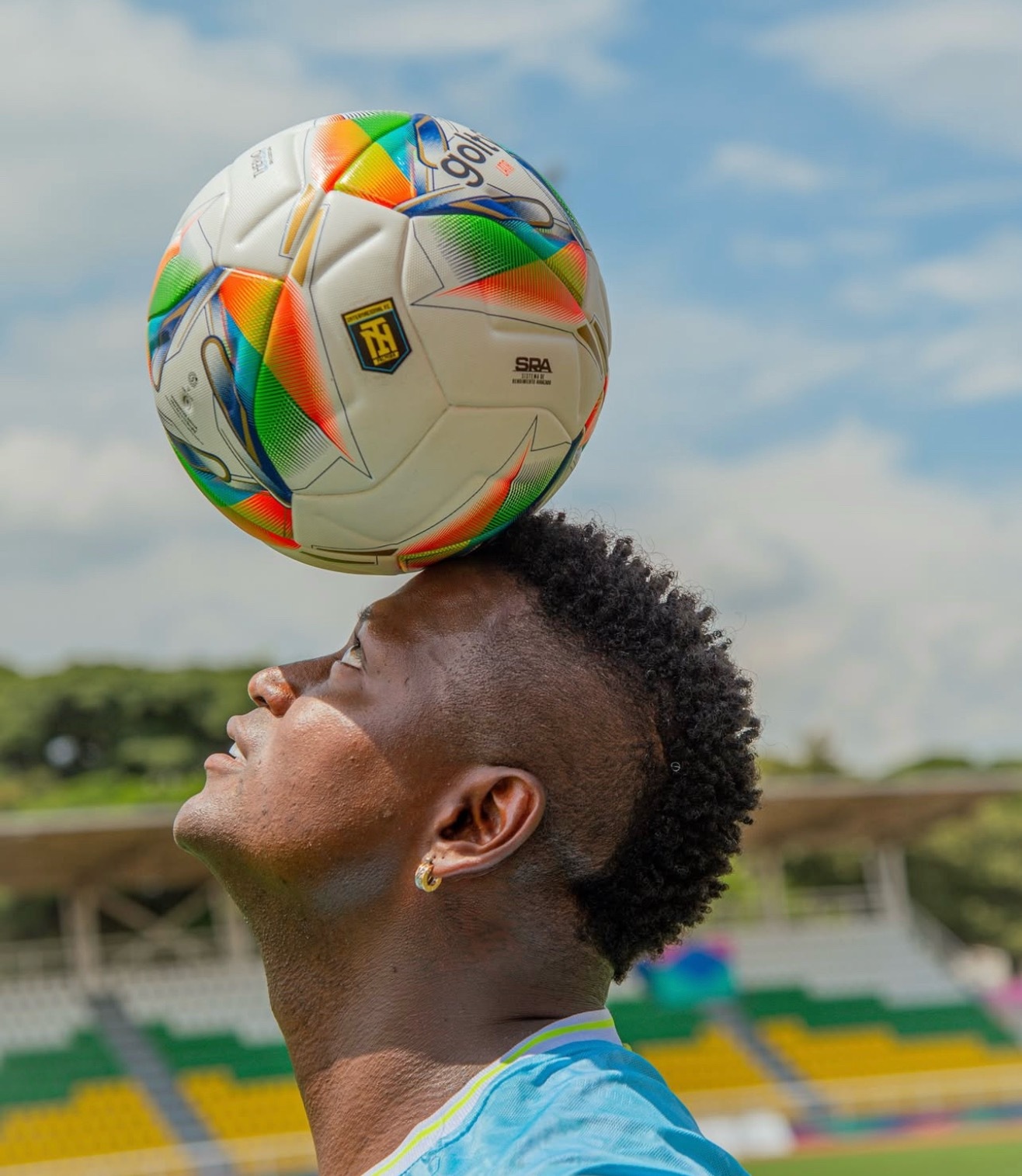 开云体育-转折点！里尔内部沟通，中超转会期攻防权衡，媒体盛赞，球队文化再被提及